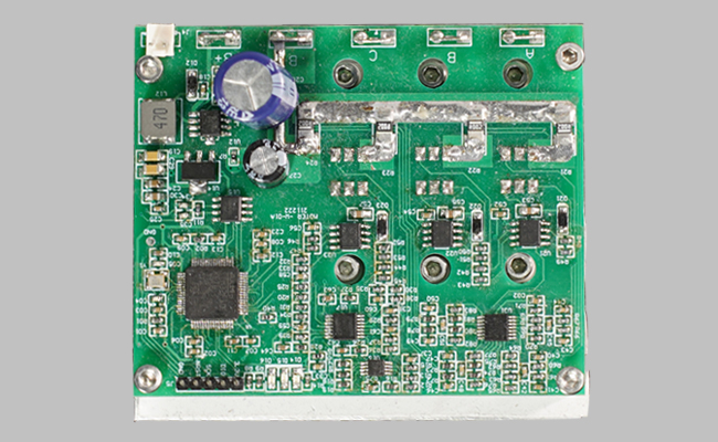 Low voltage small current non inductive BLDC driver